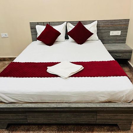 Hotel Utsav Palace Kanpur Esterno foto