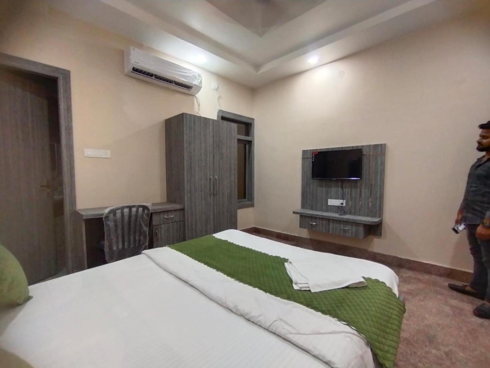 Hotel Utsav Palace Kanpur Esterno foto