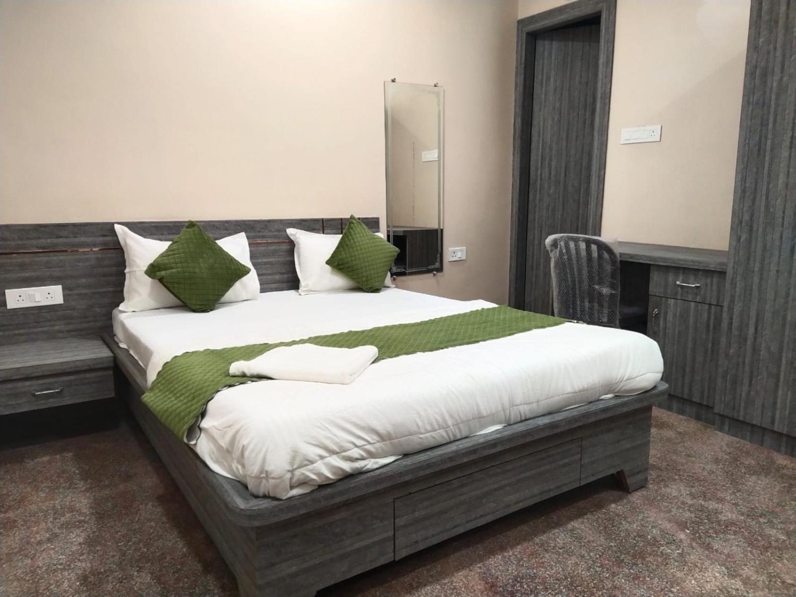 Hotel Utsav Palace Kanpur Esterno foto
