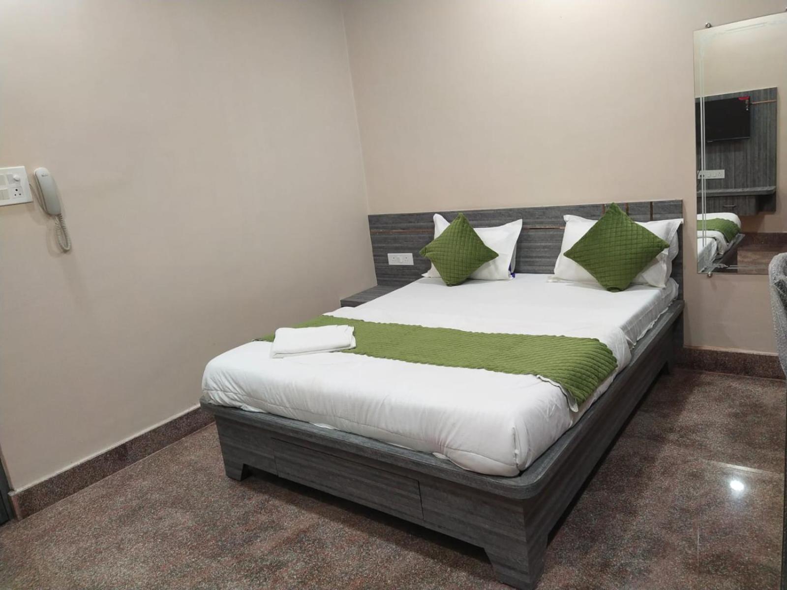 Hotel Utsav Palace Kanpur Esterno foto