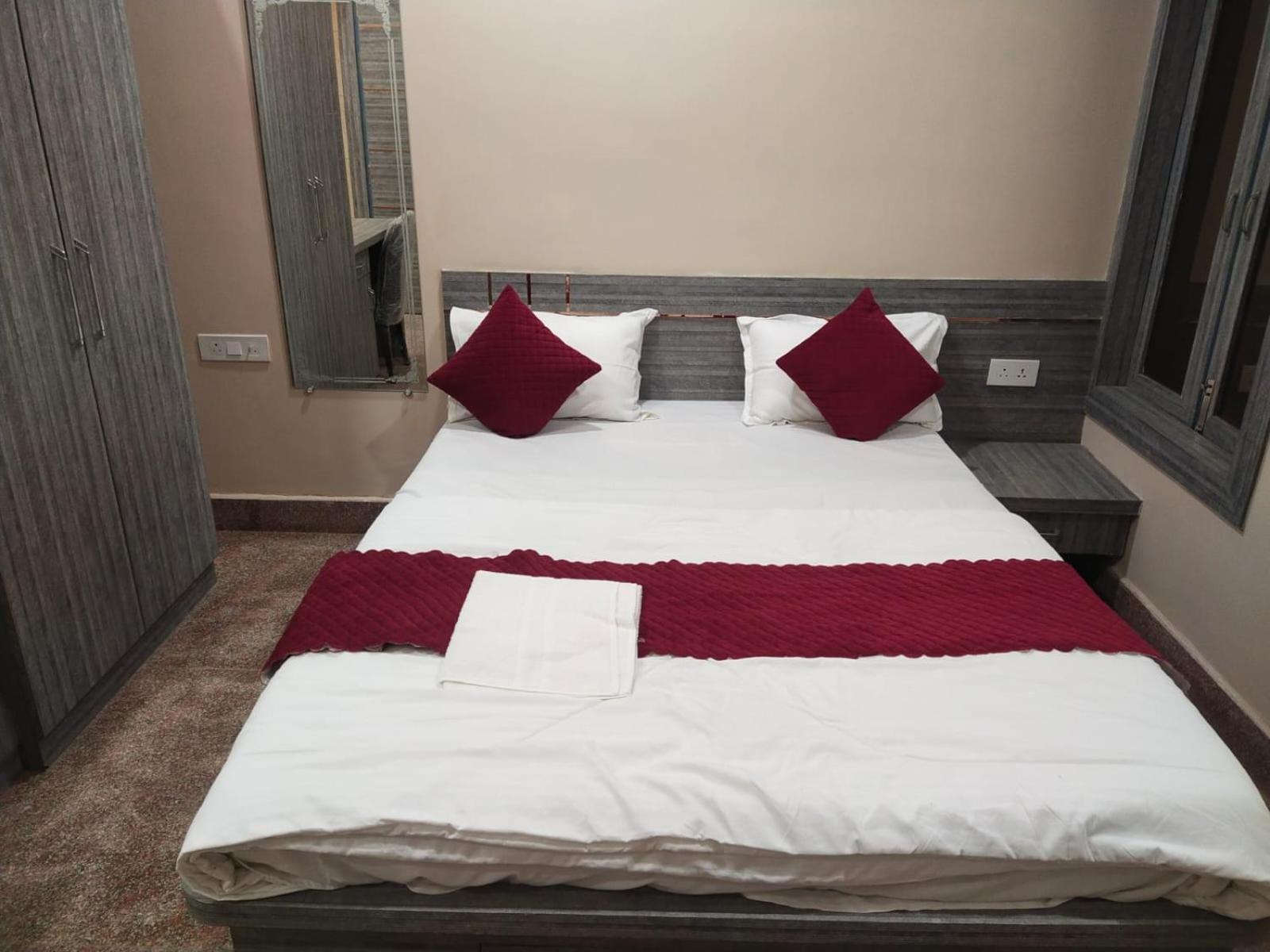 Hotel Utsav Palace Kanpur Esterno foto