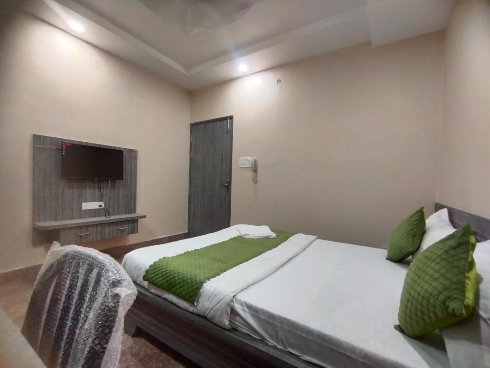 Hotel Utsav Palace Kanpur Esterno foto