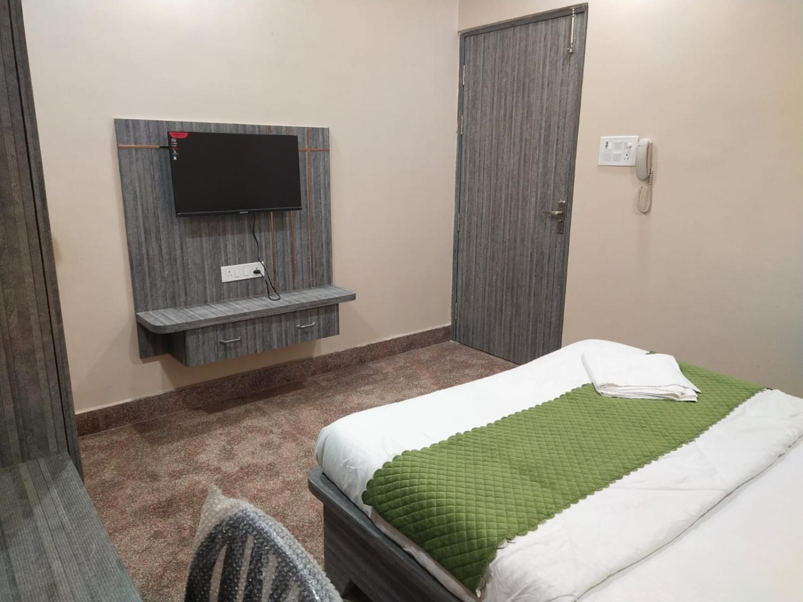 Hotel Utsav Palace Kanpur Esterno foto