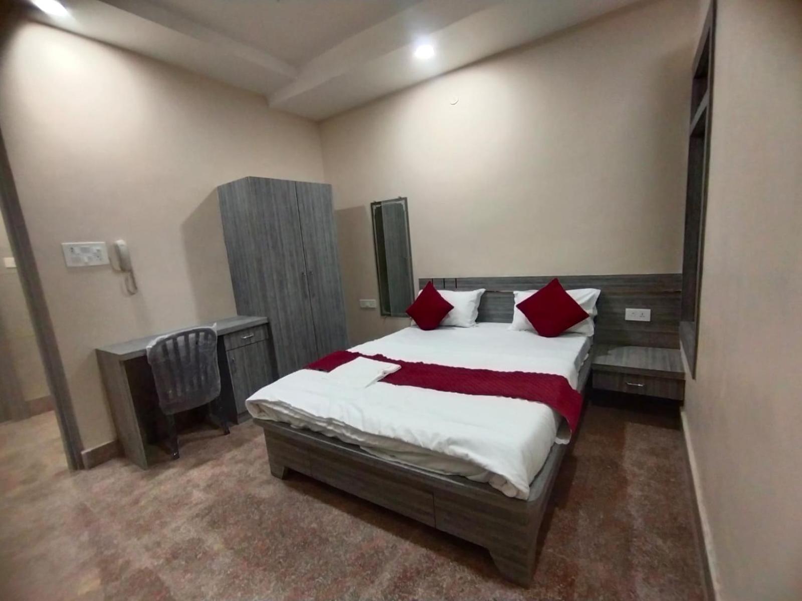 Hotel Utsav Palace Kanpur Esterno foto