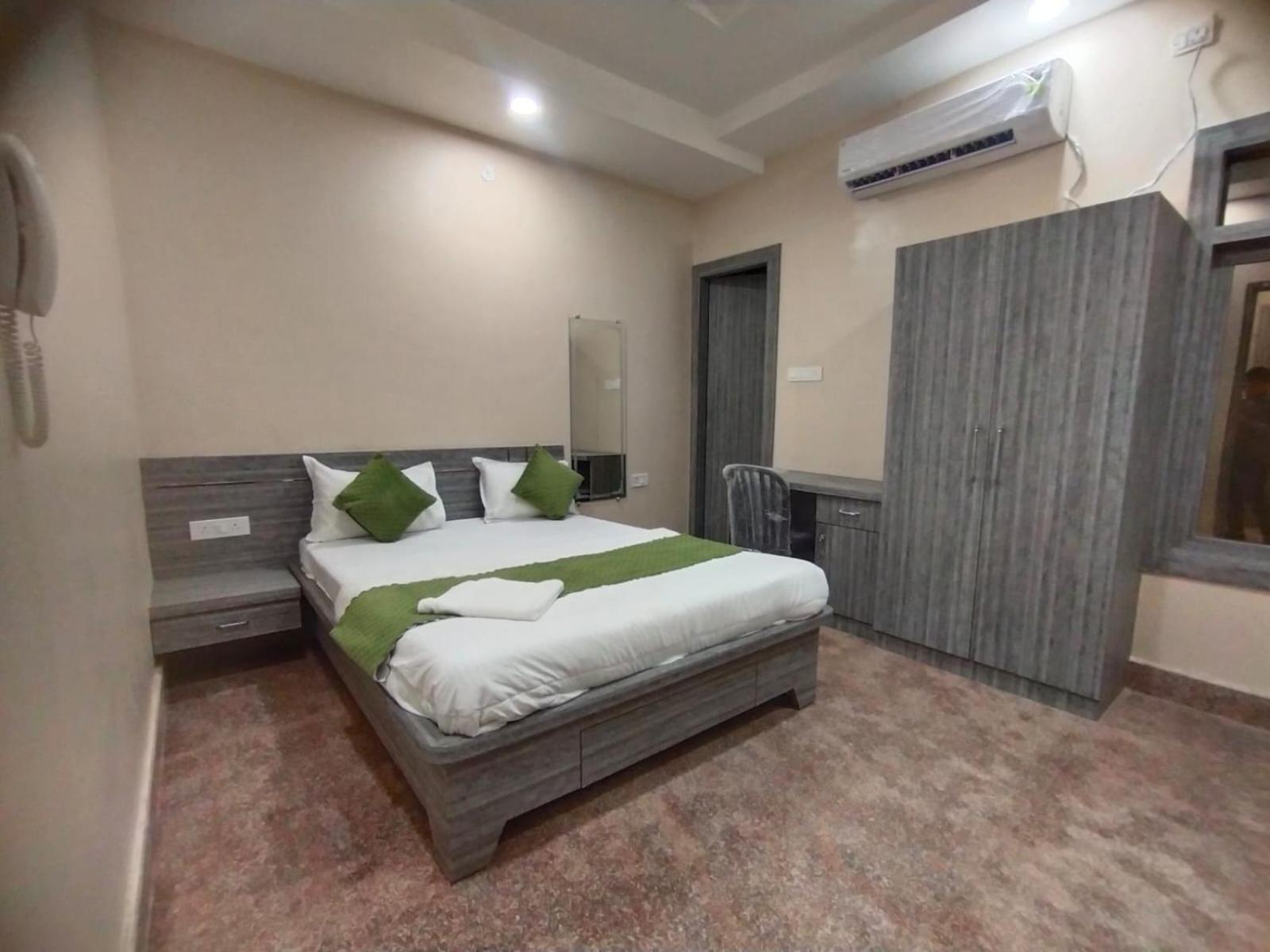 Hotel Utsav Palace Kanpur Esterno foto