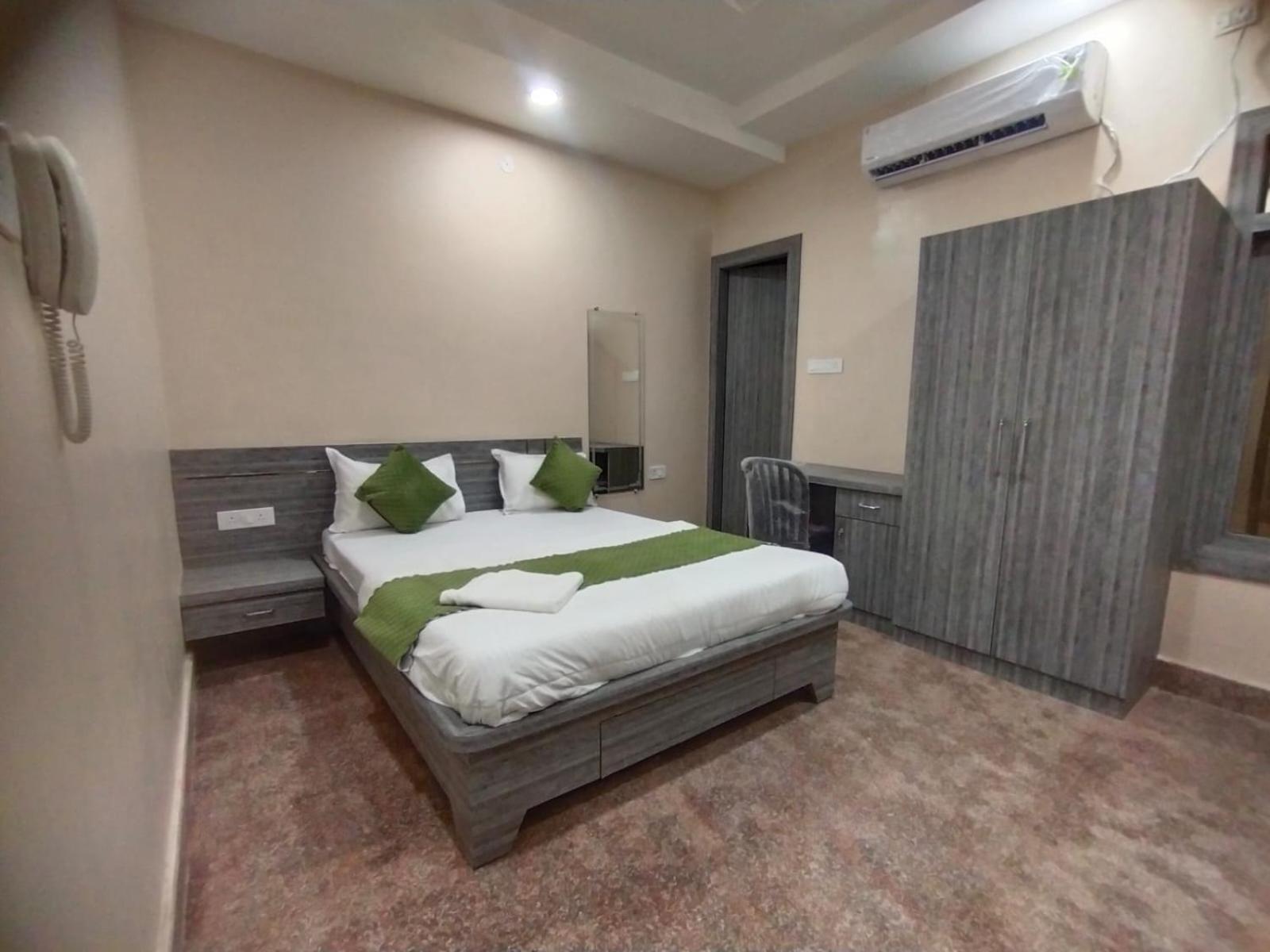 Hotel Utsav Palace Kanpur Esterno foto